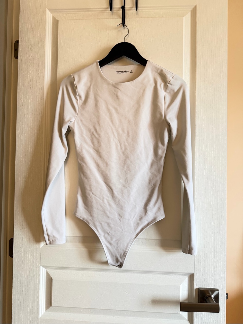 Abercrombie & Fitch White Long Sleeve Kids Bodysuit